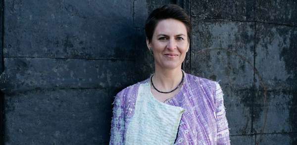 Für Anna Heringer ist Architektur ein Werkzeug, um Lebensbedingungen zu verbessern. Bild: Gerald V. Foris